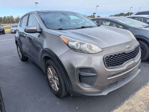 Used 2019 Kia Sportage LX image 2