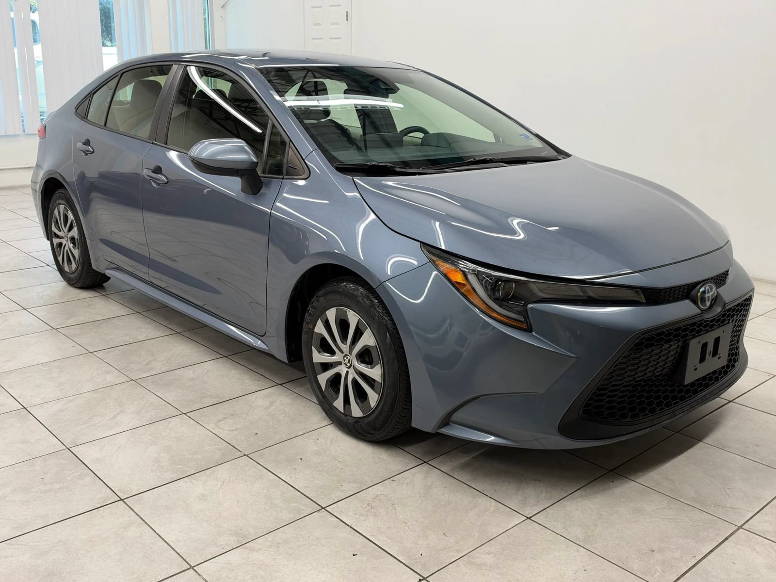 Used 2022 Toyota Corolla LE FWD image 1