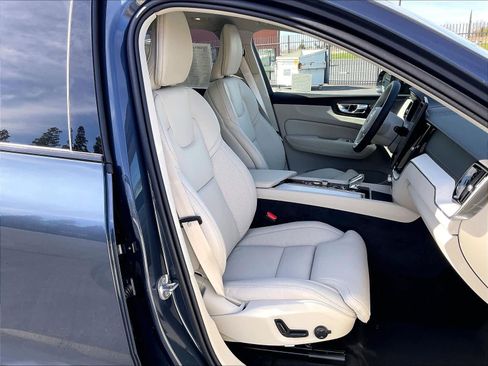 New 2026 Volvo XC60 T8 Ultra w/ Protection Package Premier image 31