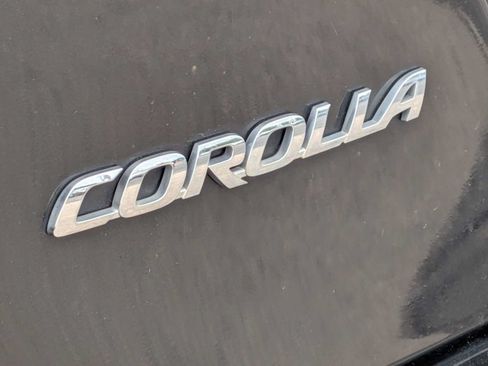 Used 2015 Toyota Corolla LE FWD image 11