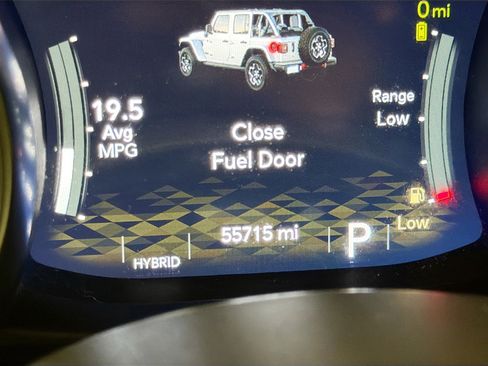 Used 2023 Jeep Wrangler Unlimited w/ 8.4" Radio Group AWD/4WD image 8