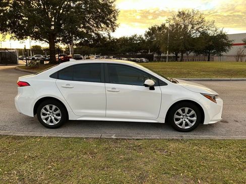 Certified 2022 Toyota Corolla LE image 6