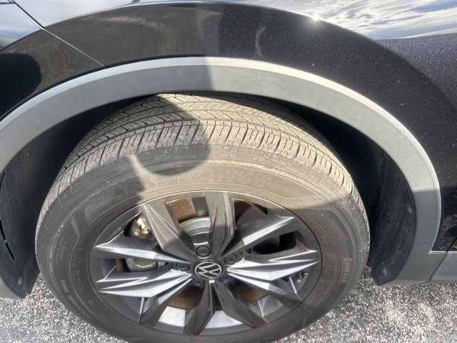 Used 2022 Volkswagen Tiguan SE FWD image 4