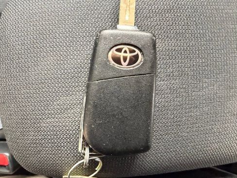 Used 2024 Toyota Corolla LE image 31