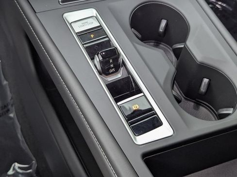 Certified 2025 Volkswagen Atlas Cross Sport SE FWD image 26