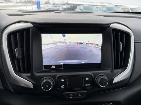 Used 2024 GMC Terrain SLT w/ Infotainment Package II image 20