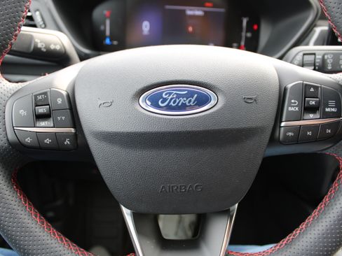 Used 2023 Ford Escape ST-Line w/ Tech Pack #1 FWD image 18