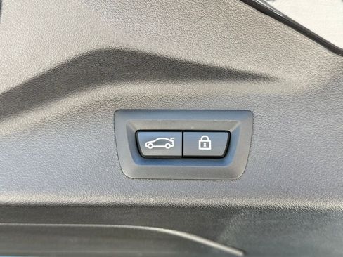 Used 2021 BMW X7 xDrive40i w/ Premium Package image 42