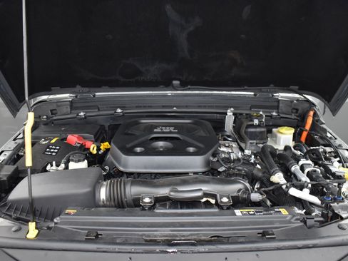 Used 2023 Jeep Wrangler Sahara w/ Cold Weather Group image 24