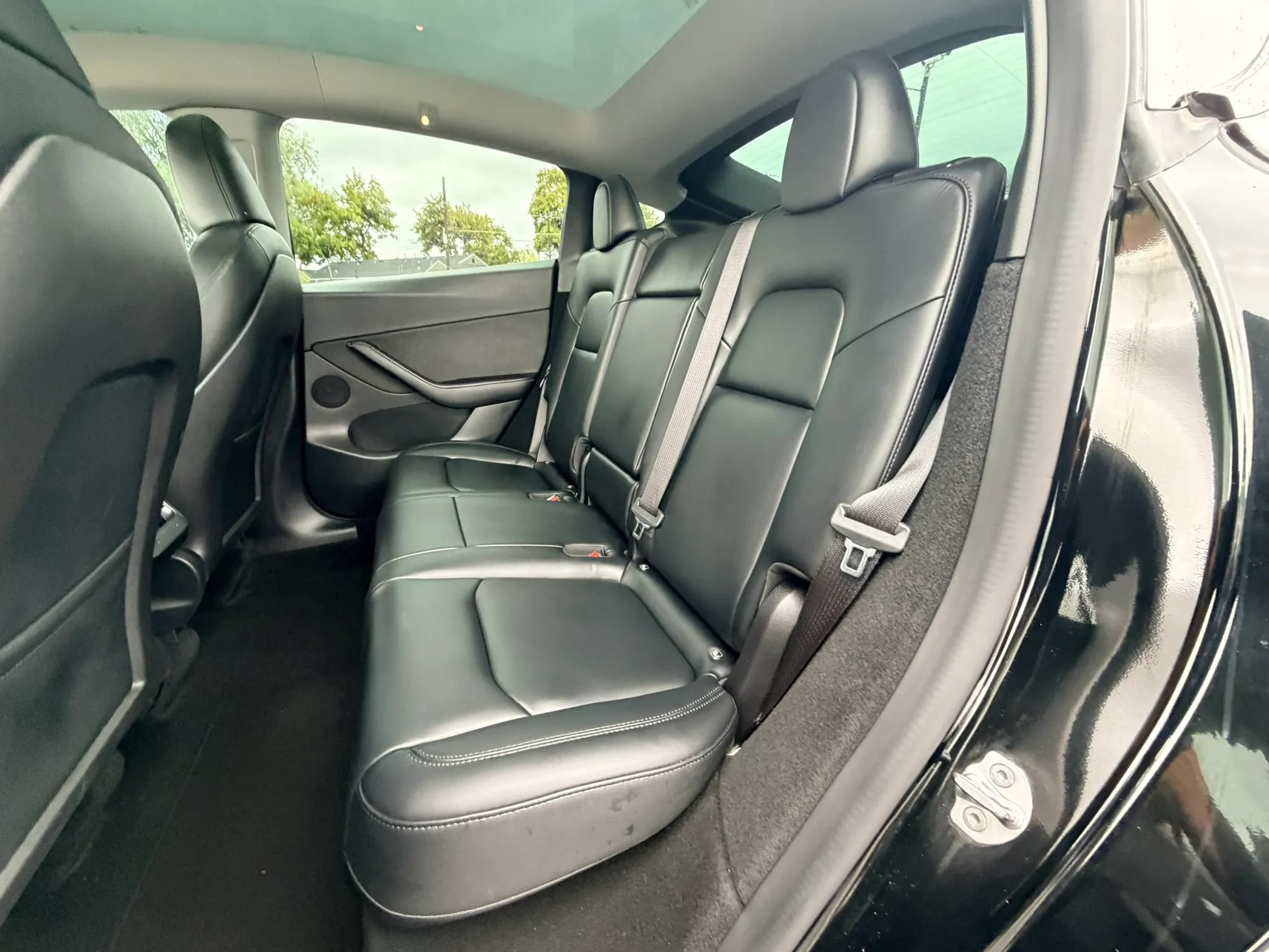 Used 2022 Tesla Model Y Long Range AWD/4WD image 18