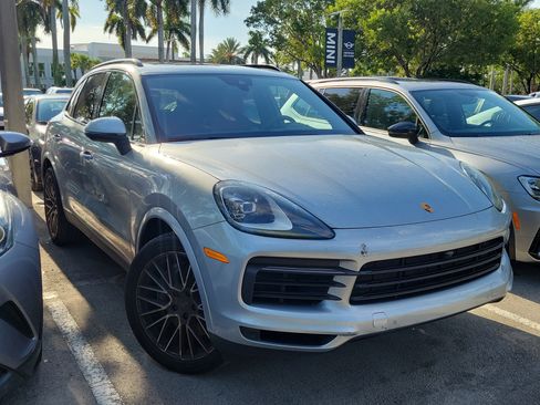 Used 2022 Porsche Cayenne AWD/4WD image 1