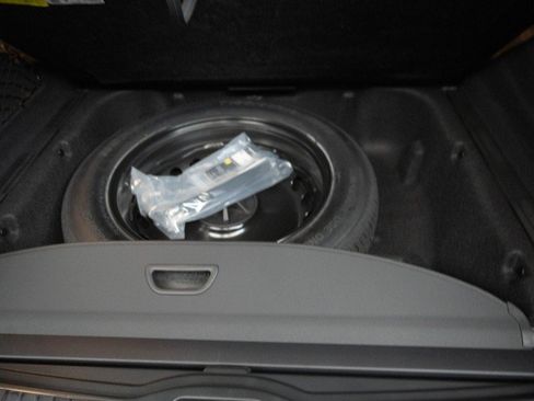Certified 2026 Mercedes-Benz GLE 350 4MATIC image 32
