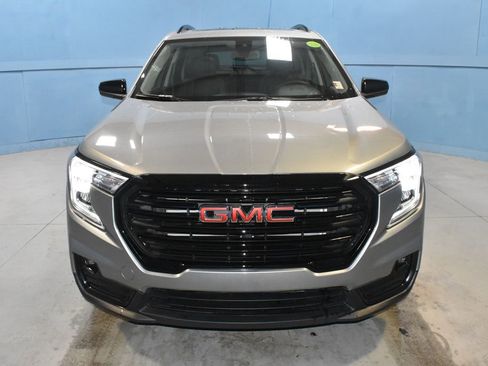 Used 2024 GMC Terrain SLT w/ Elevation Edition image 26