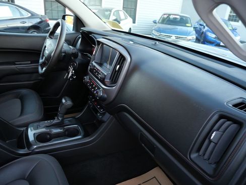 Used 2015 GMC Canyon SLE w/ All-Terrain Package image 27