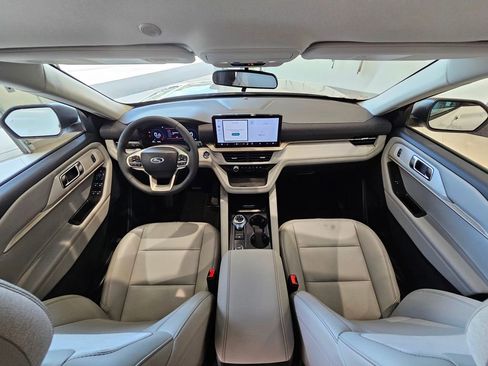 New 2025 Ford Explorer Active w/ Active Comfort Package image 19