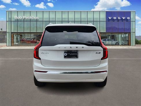 Used 2025 Volvo XC90 B6 Plus image 32