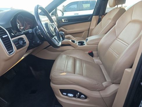 Used 2021 Porsche Cayenne Coupe image 5