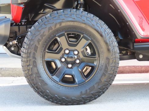 Used 2023 Jeep Gladiator Mojave w/ LED Lighting Group AWD/4WD image 14