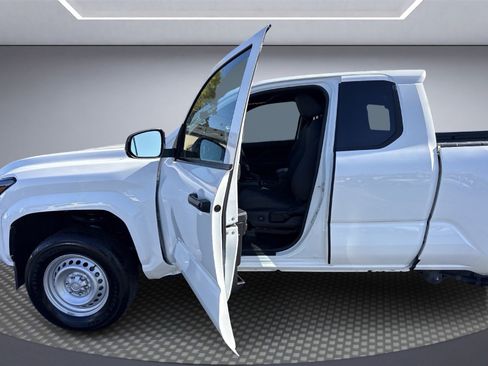 Used 2024 Toyota Tacoma SR image 15