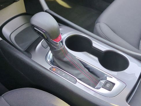 Used 2022 Chevrolet Malibu RS image 34