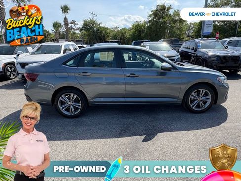 Used 2024 Volkswagen Jetta SE FWD image 8