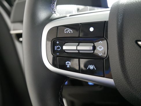 Certified 2025 Genesis GV80 2.5T Standard AWD/4WD image 27
