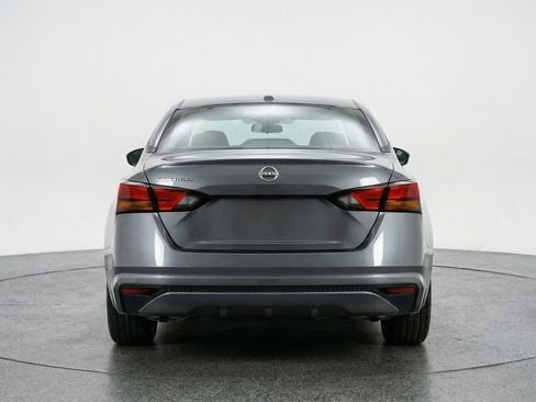 Used 2025 Nissan Altima 2.5 SV image 7