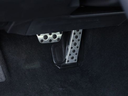 Used 2025 Toyota Camry SE image 16