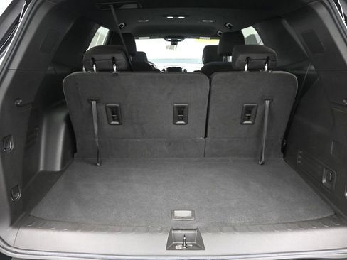 Used 2023 Chevrolet Traverse LT image 19