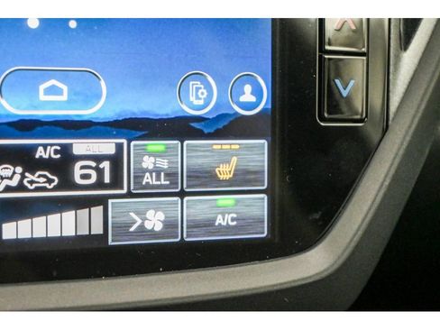 Used 2025 Subaru Forester Premium w/ Convenience Package #2 image 25