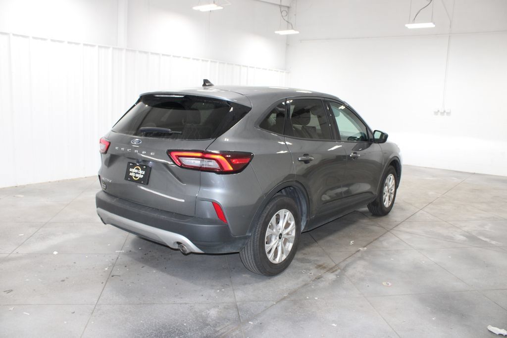 Used 2025 Ford Escape Active FWD image 9