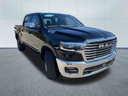 Used 2025 RAM 1500 Laramie AWD/4WD image 5