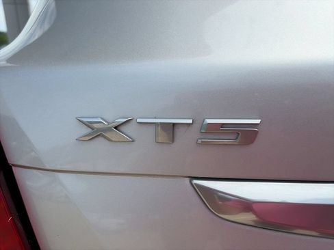 Used 2020 Cadillac XT5 Premium Luxury FWD image 32