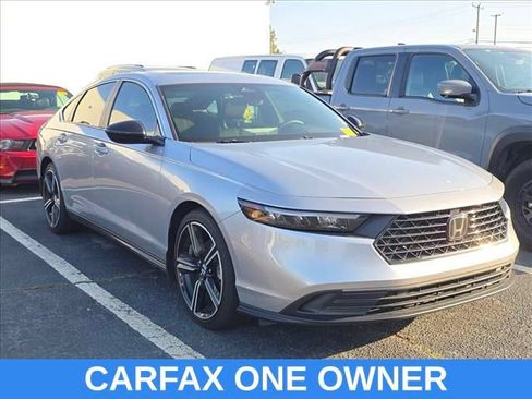 Used 2025 Honda Accord Sport image 2