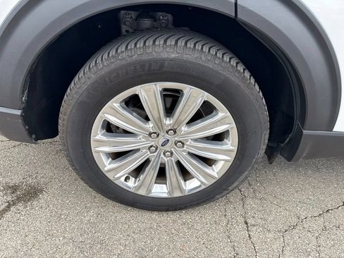 Used 2021 Ford Explorer Limited w/ Hybrid Equipment Group 310A AWD/4WD image 14
