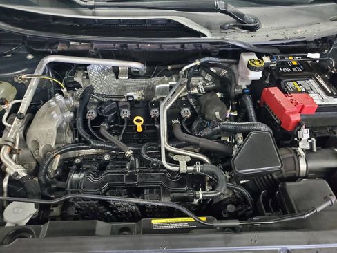 Used 2021 Nissan Rogue S FWD image 4
