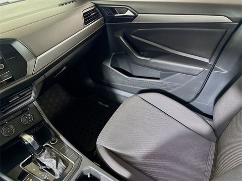 Used 2021 Volkswagen Jetta S image 17