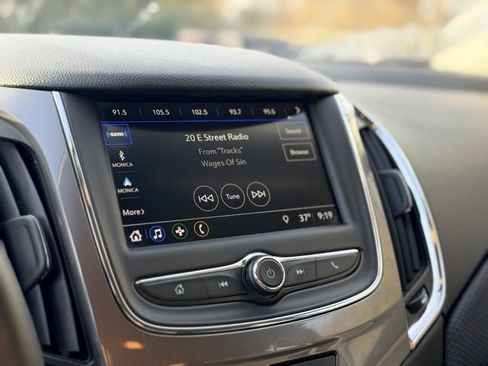 Used 2019 Chevrolet Cruze LT image 10