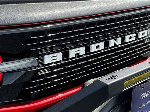 Certified 2022 Ford Bronco Wildtrak AWD/4WD image 33