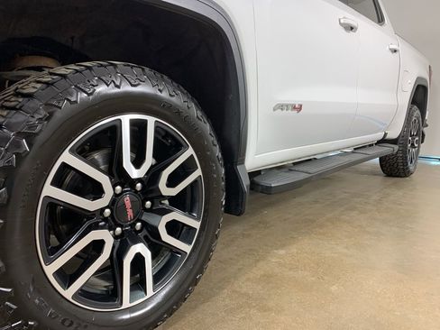 Used 2020 GMC Sierra 1500 AT4 w/ AT4 Premium Package image 2