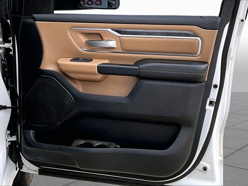 Used 2019 RAM 1500 Big Horn AWD/4WD image 17