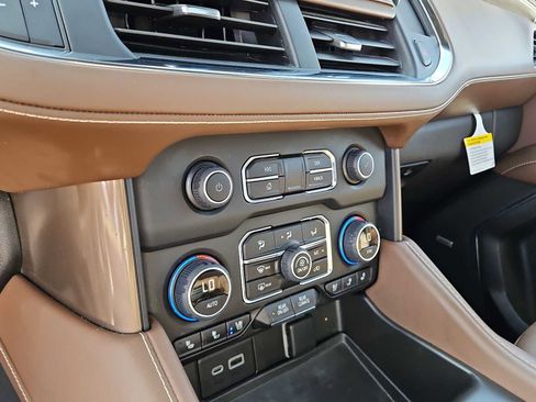 Used 2023 Chevrolet Tahoe High Country AWD/4WD image 22