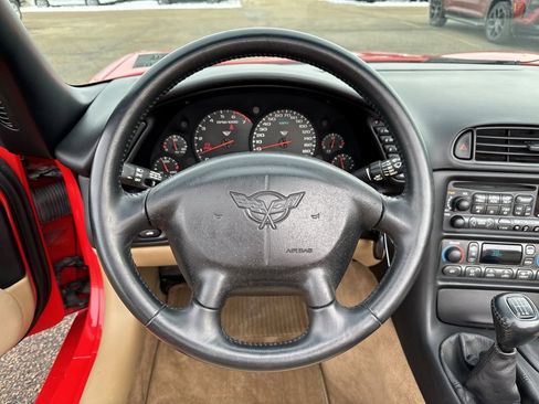 Used 1998 Chevrolet Corvette Base w/ Performance Handling Pkg image 10