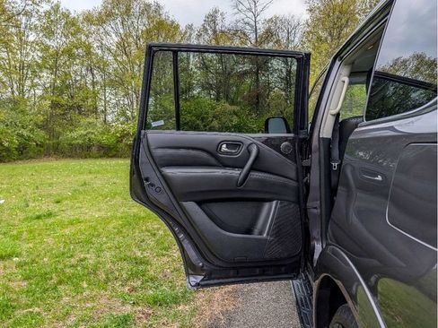 Used 2024 INFINITI QX80 Luxe AWD/4WD image 11