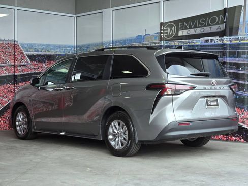 Certified 2026 Toyota Sienna XLE FWD image 6
