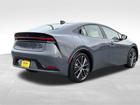 Used 2024 Toyota Prius XLE image 9