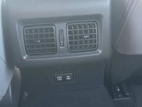 Used 2025 Toyota Camry SE FWD image 15