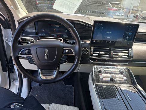 Used 2022 Lincoln Navigator L Black Label image 21
