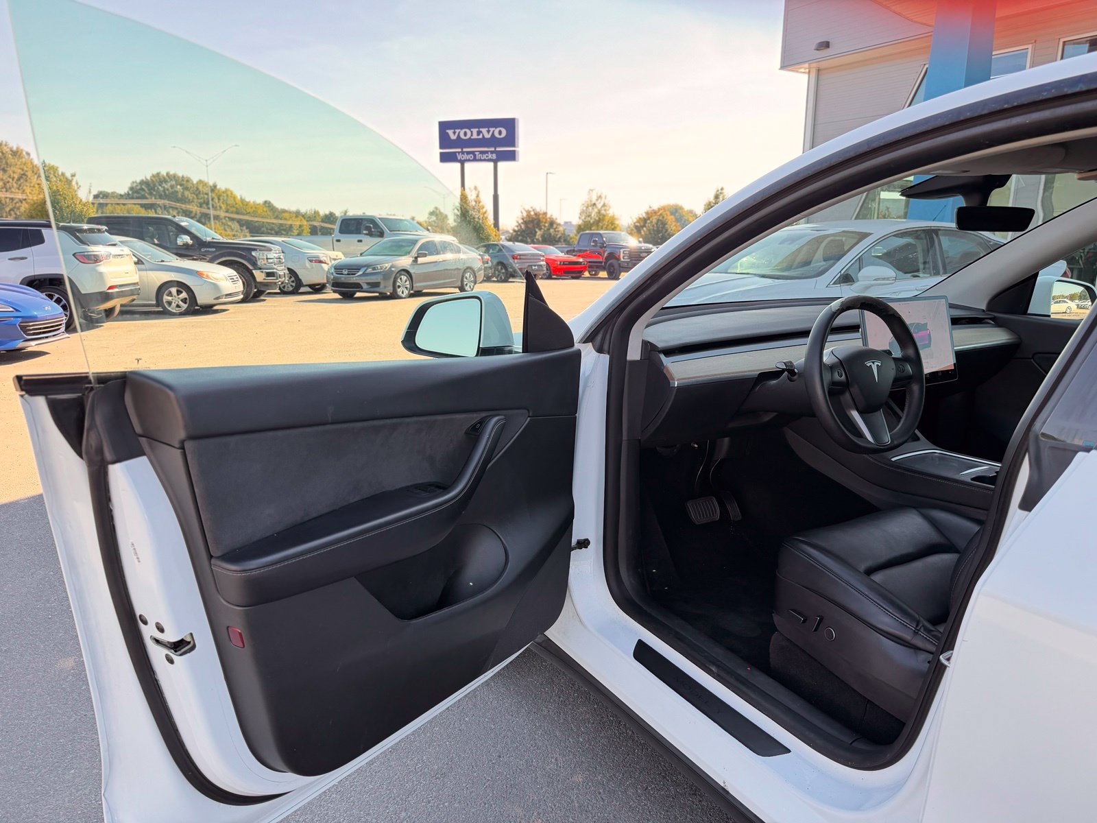 Used 2022 Tesla Model Y Long Range AWD/4WD image 13