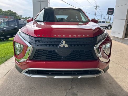 Used 2024 Mitsubishi Eclipse Cross AWD image 3